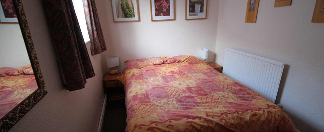 group accommodation in snowdonia, double room