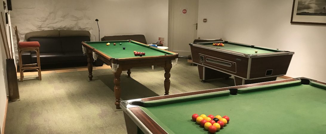 Social accommodation in Snowdonia - Backpacking holiday- games room - pool